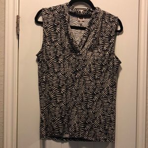 Anne Klein pattern sleeveless blouse